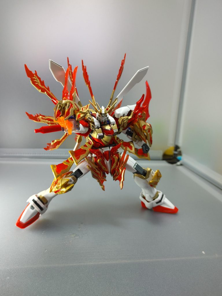 胸、バックパック展開してゴッドフィンガーのポーズです。