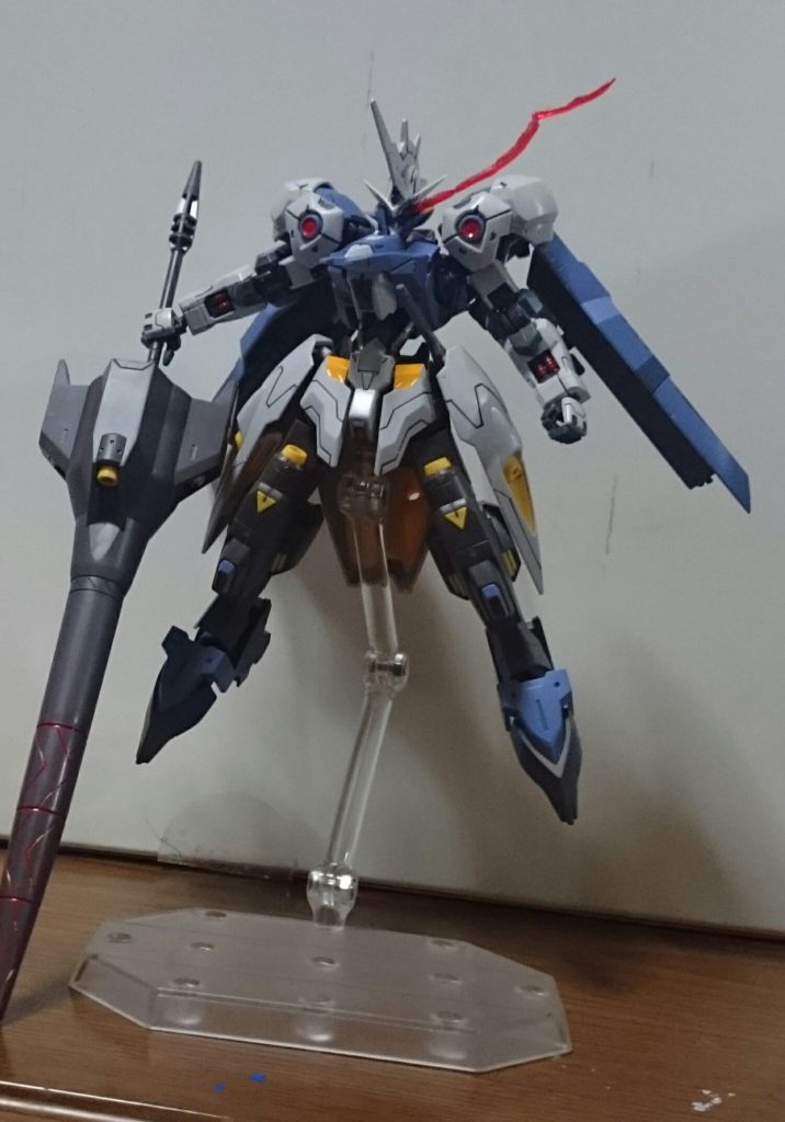 アニメのキャプ画を参考に、眼光エフェクトも制作～阿頼耶識TYPE-E起動時をイメージしてつくったので、一部を赤く塗装してるっス