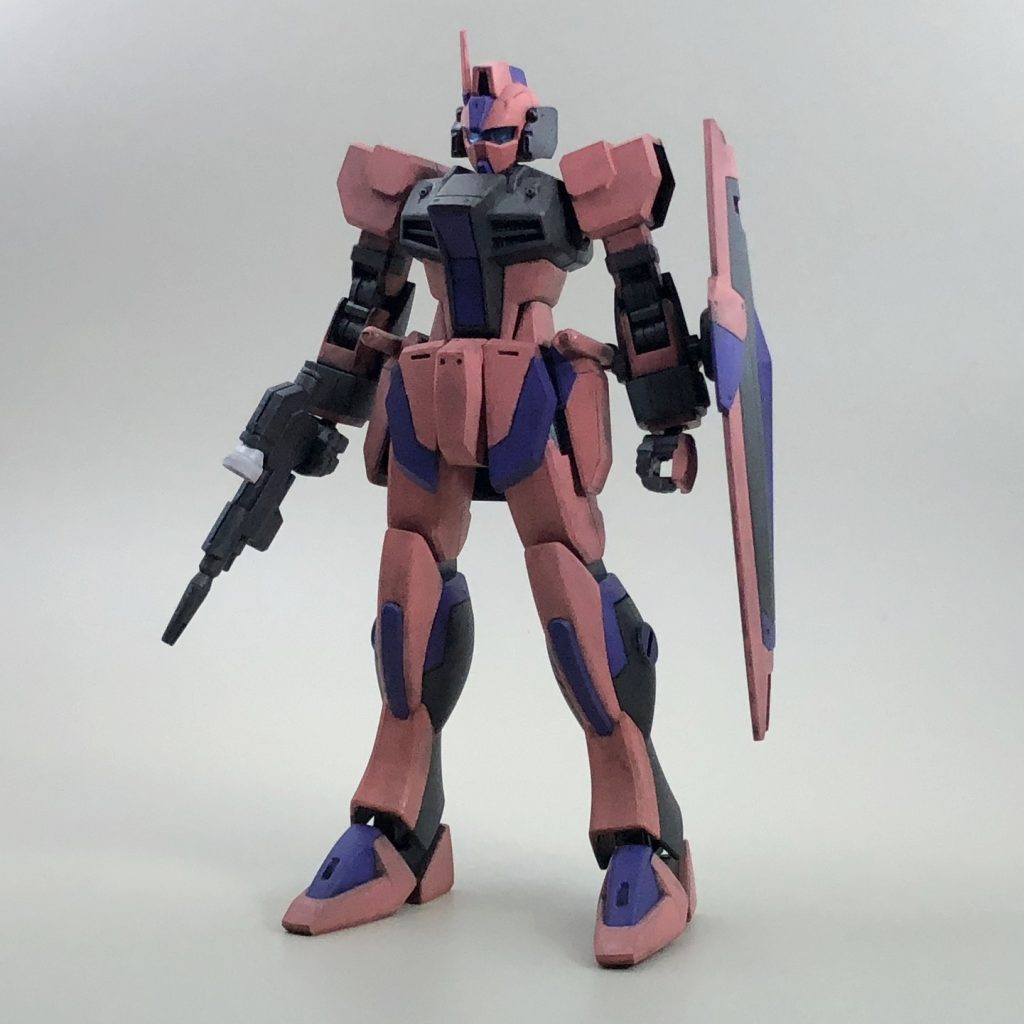 久々にトライした新規ディティール追加。ほんの少し……ではありますが以前と比べてビクついた感覚が少ない。かもしれない、と感じたダガーL。