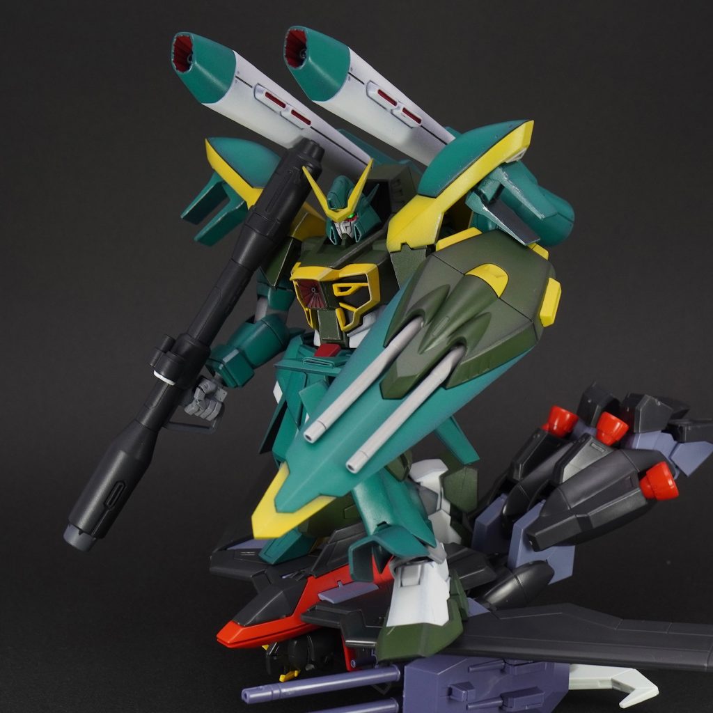 膝立ちも出来る様になったので、レイダーに乗っかるシーンも再現出来ます。