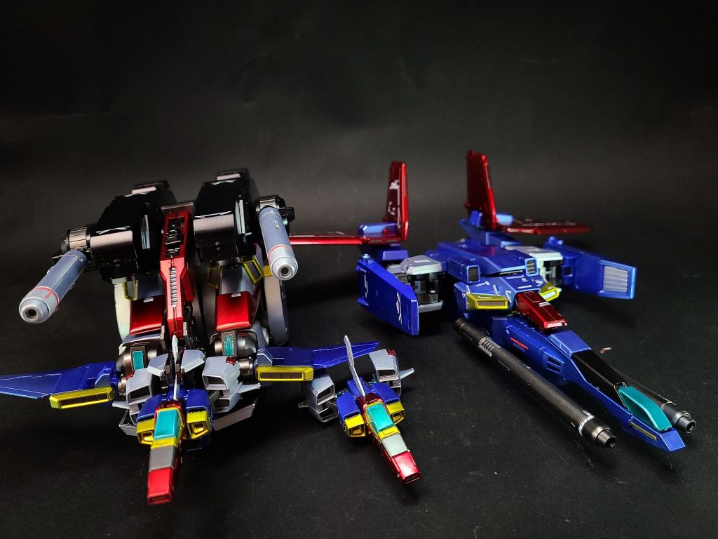 本機の運用システムの中核をなす機体であり、A、Bパーツの共通の制御ユニットとしても機能する。ガンダム用のコア・ファイターと区別するため「ネオ・コア・ファイター」[38][注 6]とも呼ばれ、ゲームでは「コア・ファイター（ΖΖ）」と表記されることが多い[39]。ドッキング時にはコクピットとなるキャノピー・ブロックを中心に、左右には熱核反応炉とスラスターを複合したユニットを配し[23]、これに小面積のウィングを持たせることで小型戦闘機としての能力を持たせている。ドッキング時には主翼・垂直尾翼を収納、及びエンジン・ナセルを引き込み、機首を下面に180度回転することでコア・ブロックに変形する。