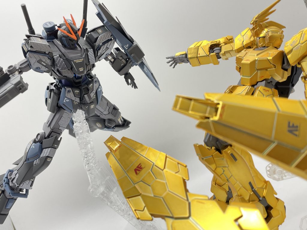 以前作成したナラティブガンダムと一緒に❗️ご覧頂きありがとうございました。