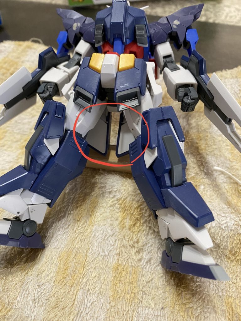 リアアーマーの肉抜きはプラ板で埋めました