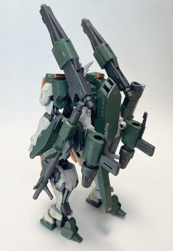 背面連結砲のアームはネオジム磁石でキャノンの基部に固定できるようにしています。