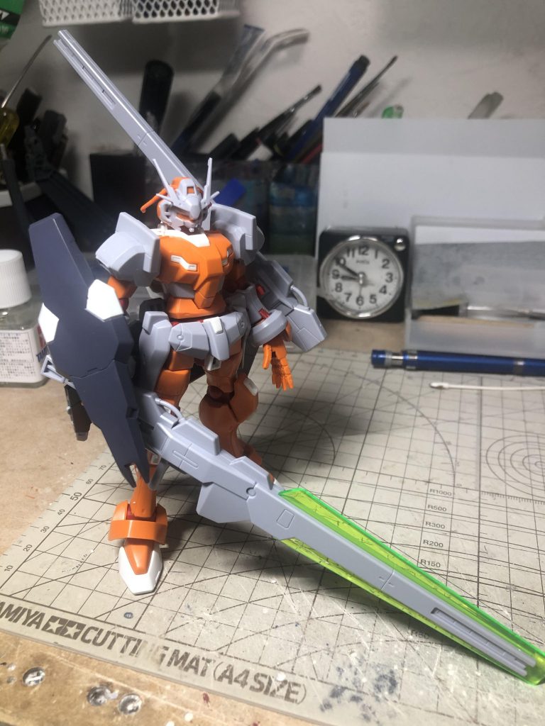 いじる前の素組状態。これはこれでカッコ良いですね。可動も良好のキットでした。