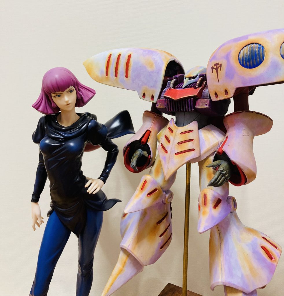 ハマーン様と一緒に☺️暖かい光で撮影するとオーラ感が出てる？気もします。😅