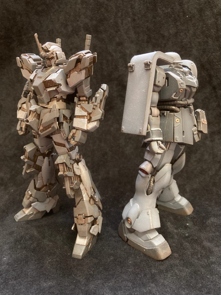 数年前に作ったギラ・ズールと。