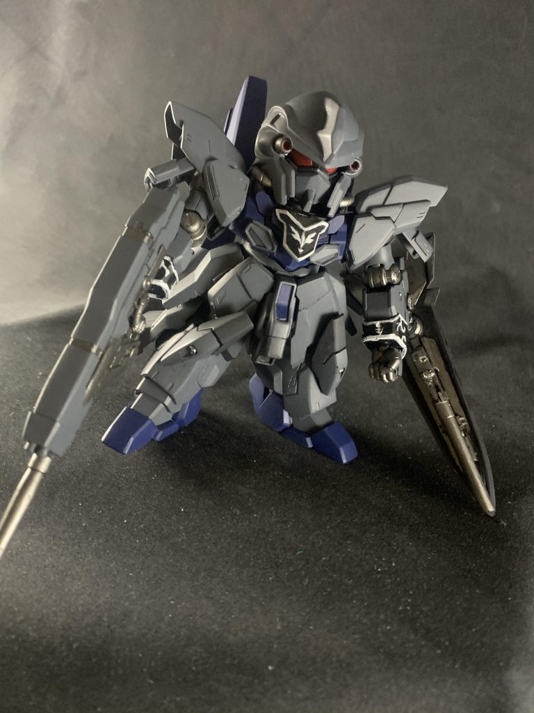 上半身と下半身は付け替えになりますがシナンジュスタインにもなります。