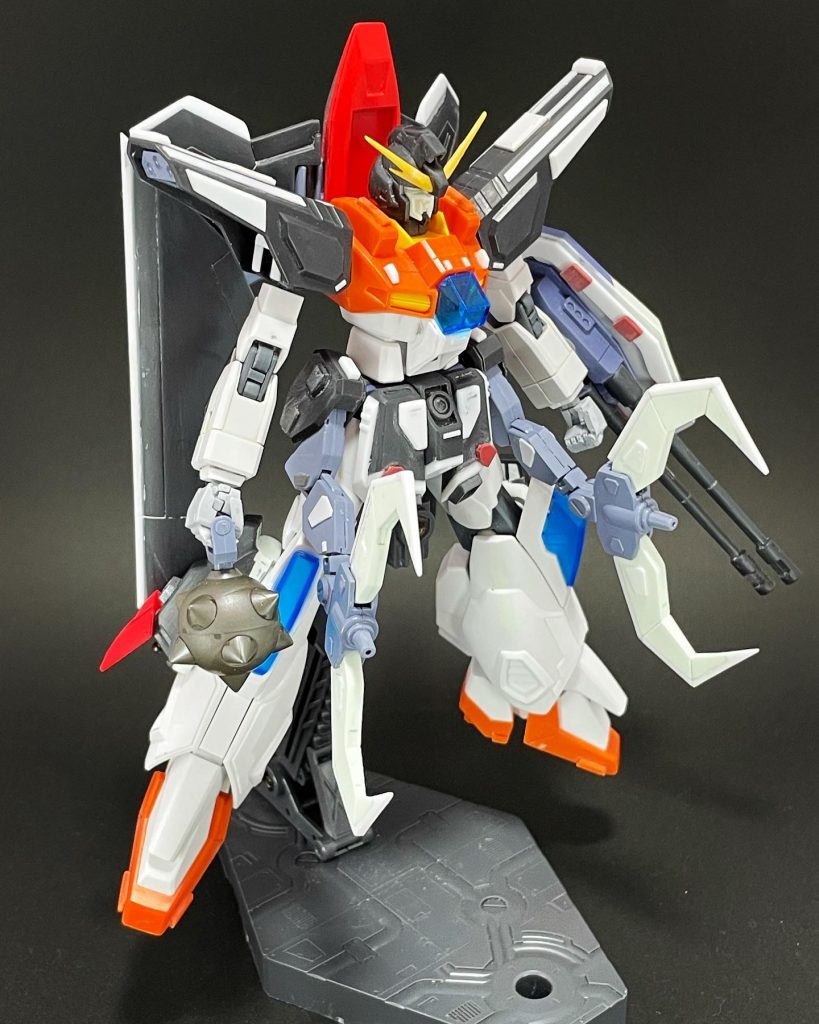 レイダーのパーツはほとんど使っていません。黒く塗ればレイダーに見えると信じて改造しました。