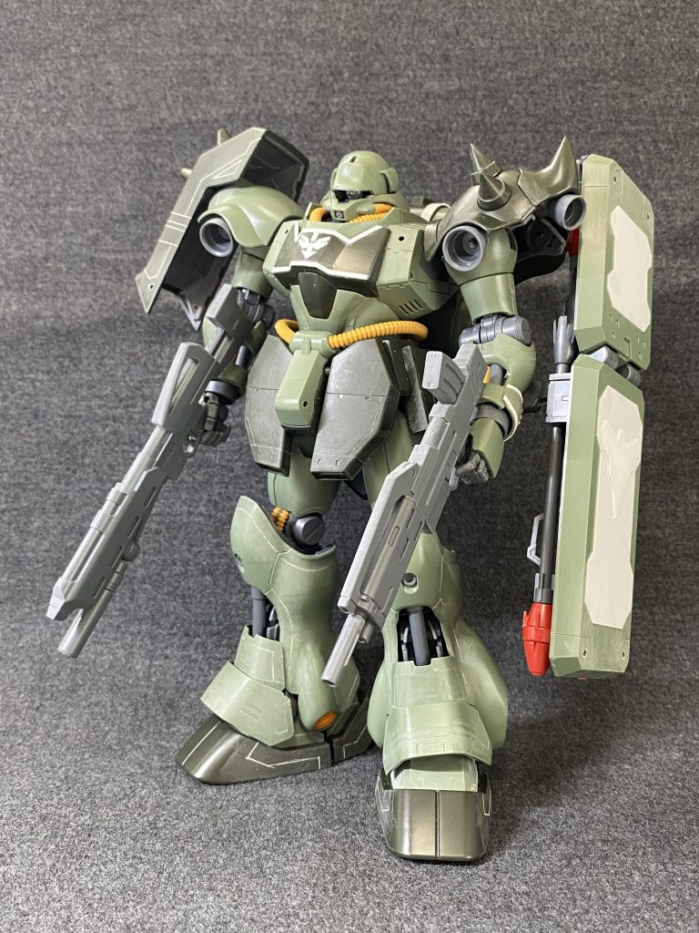 塗装前の筋彫り具合の確認。