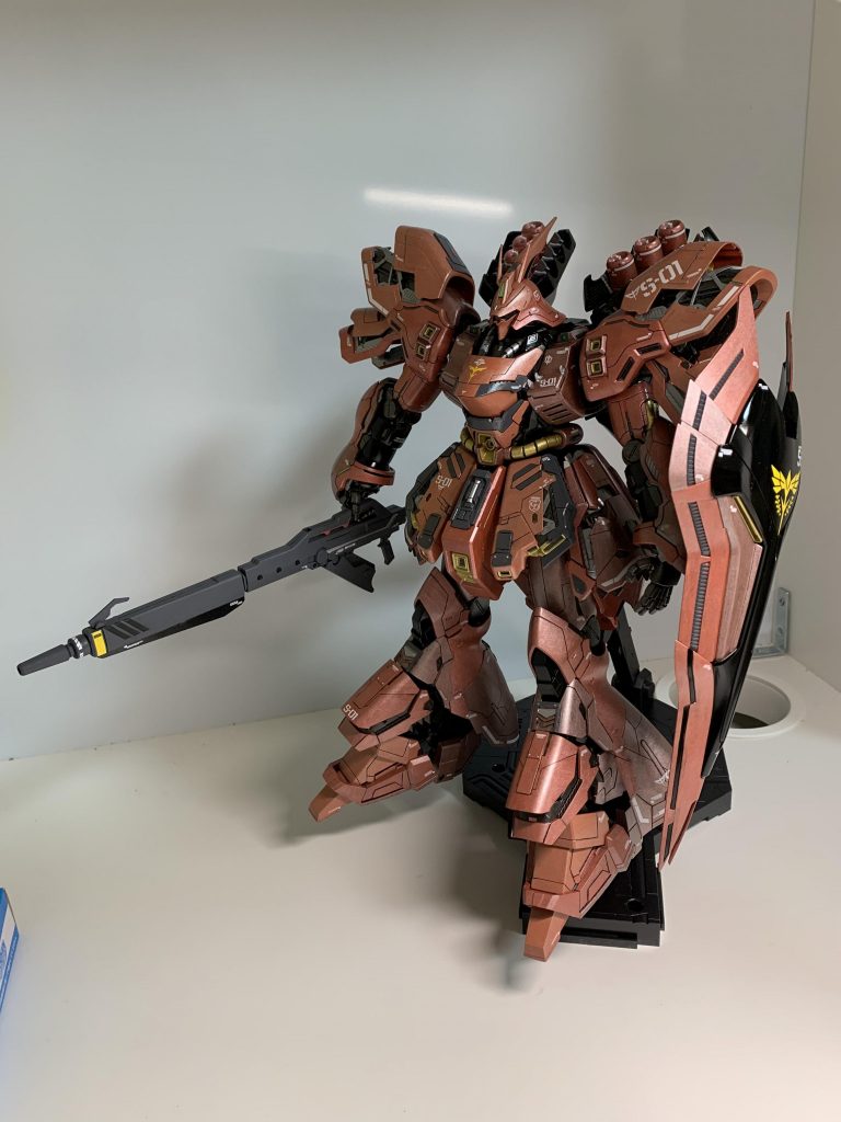 今回かなり大変でしたが、すごく楽しく作成できました^ ^ずっと作りたかったサザビー。筆塗り全塗装は大変でしたが最高に楽しかったです!