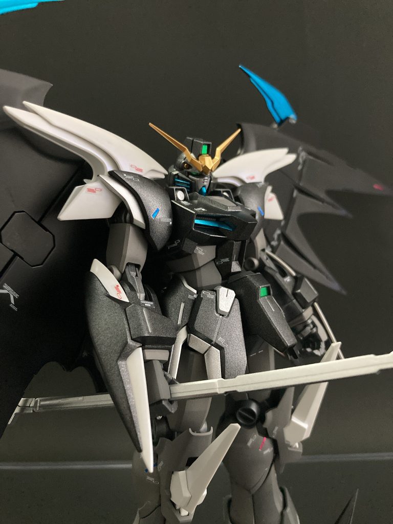 青いパーツはキャンディブルー外装はメタリックブラック