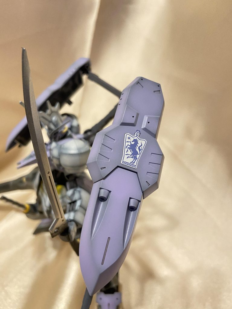 バックパックには付属のデカールを貼らせていただきました。