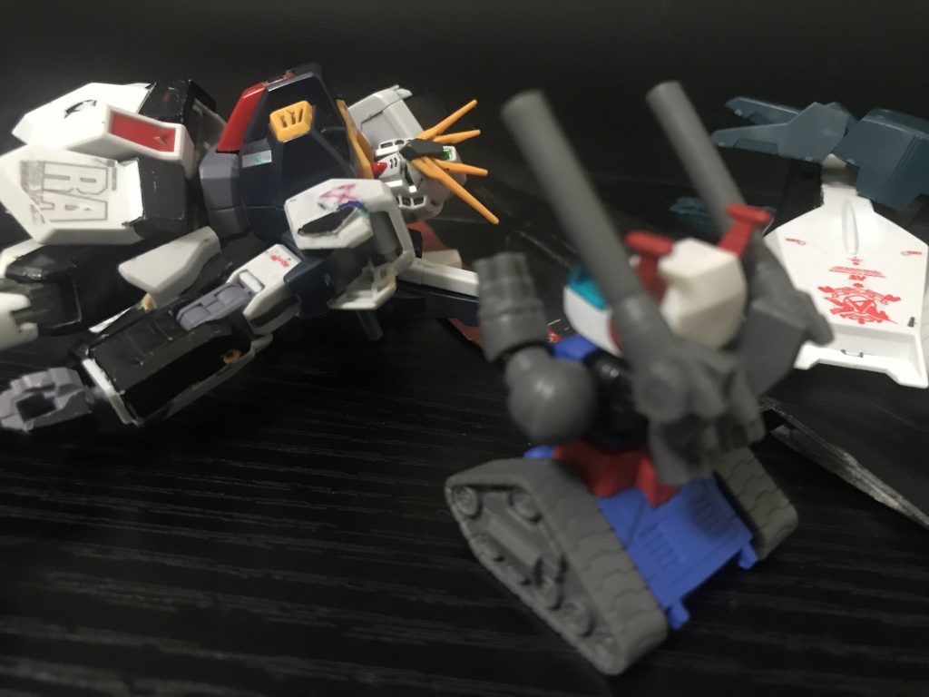 ガンタンク「しかし…こんな森の中で倒れてるなんて」ガンタンク「あれ？腕怪我してる！？」ガンタンク「治療しないと！」10分後