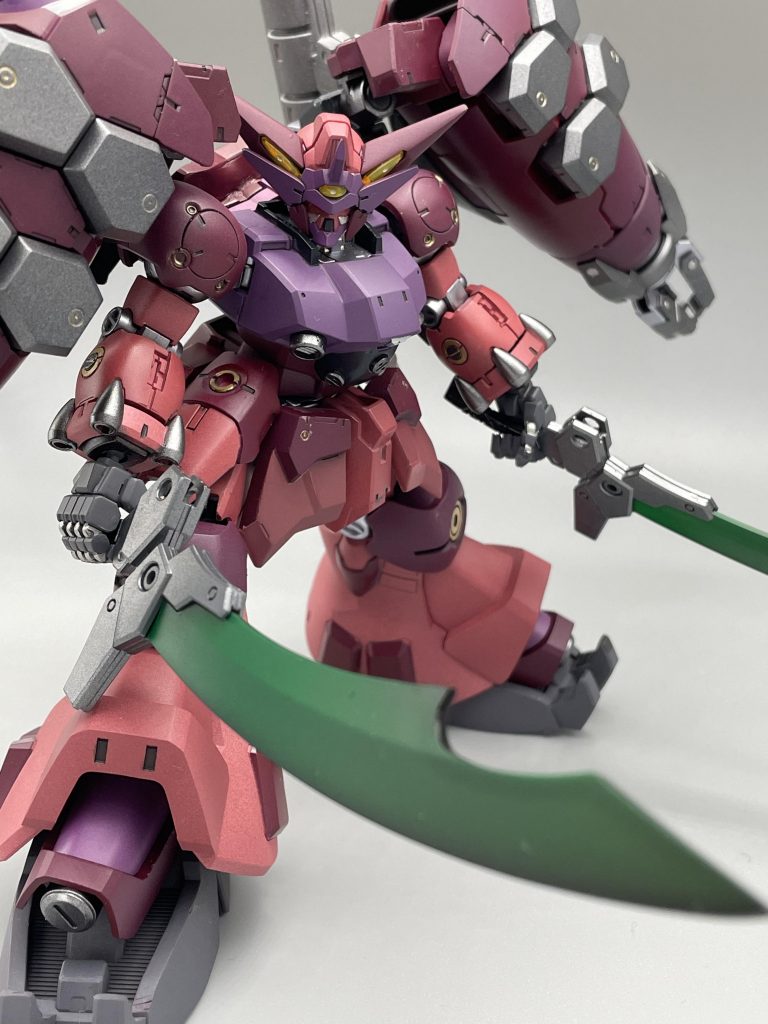 オーガソードⅡ…クリアブルーを重ねて濃い緑にした後クリアレッドを調整しながら拭いて黒・緑の不気味な感じの剣に仕立てました。