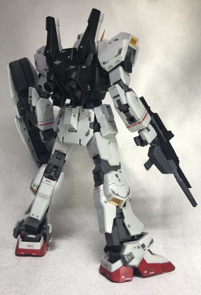さて、同じガンダムMk-IIでもMGとはまた違った良さを持つRG。ほぼ同時期に作っていたので、ついつい自分の中でMGと比較してしまったんですが、RGの完成度の高さには舌を巻くばかり💦正直、「精巧さ」で言ったらMGを越えるかもしれないと感じました💦