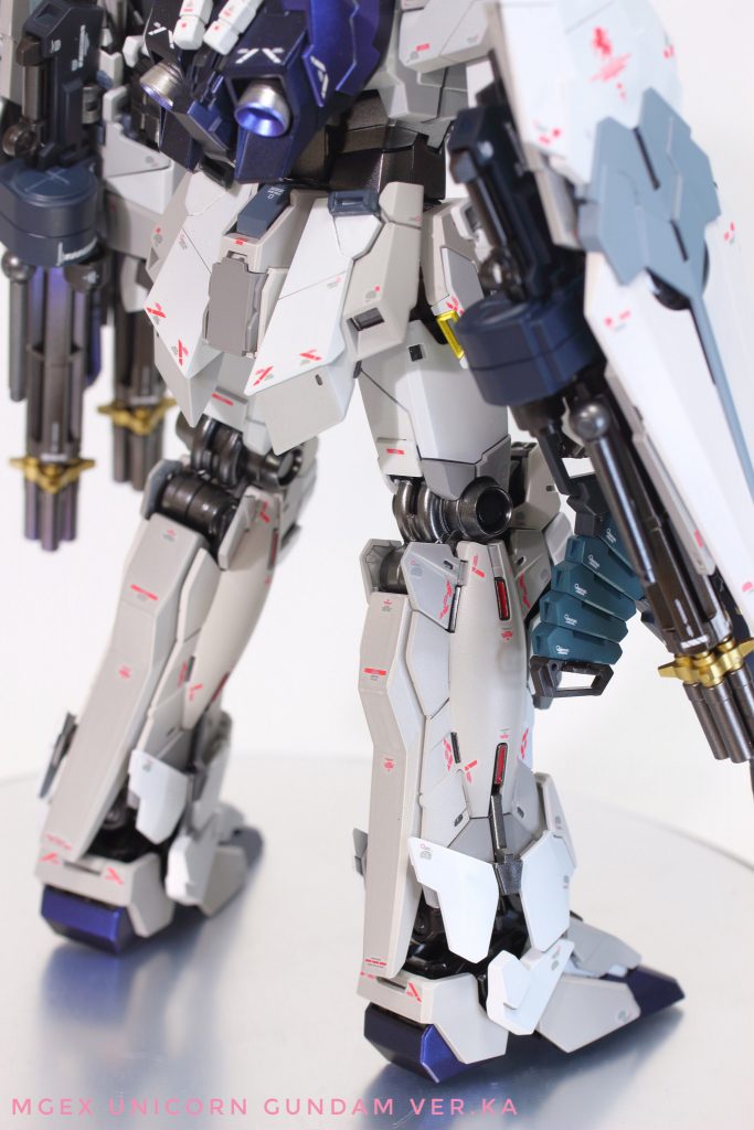 フレームのメタリック感と外装のつや消しのコントラストを意識してます