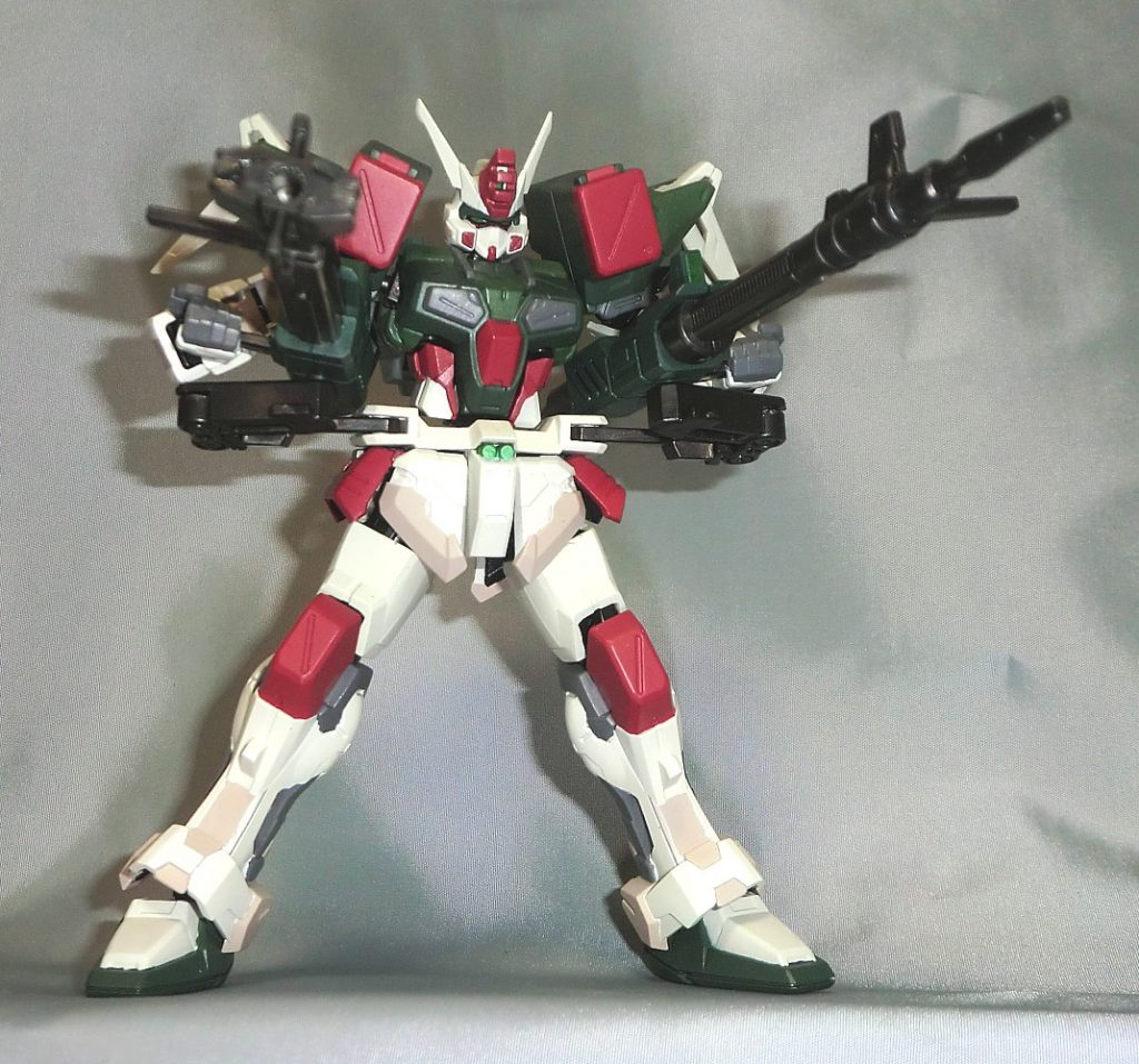 「とっととそこから下がれよ！アークエンジェル！」（砲の持ち方が違う）