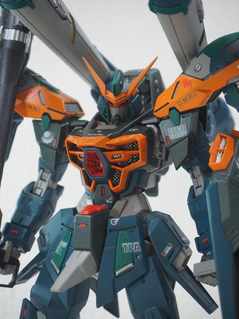 アンテナとメインカメラを少しいじった以外はほぼキットのままです