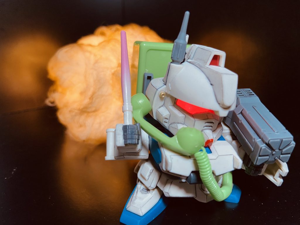 え、うるさい？仕事の合間にかけてるから、ごめんねー。