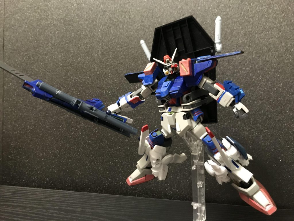 カッターライフル!展開した意味よ!余談ですがこの機体シズンドフリーダムの中では一番悲しみを背負ってる機体です(泣)虚無の破壊魔…