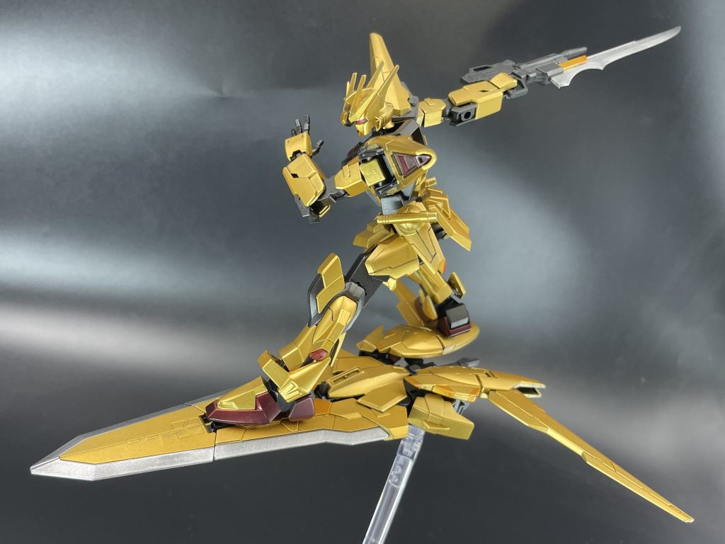 また飛行ユニットと組み合わせて飛翔剣としても使用することが可能である。