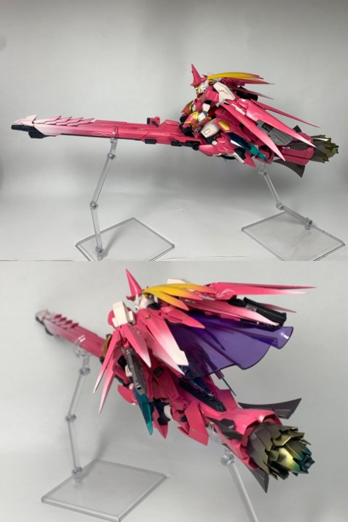 専用サブフライトシステムの「ライドバスターホーキー」。跨ることにより飛行能力を獲得し、メガランチャーにより火力も向上します。