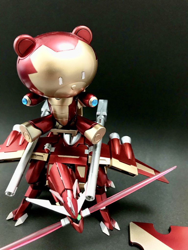 プチッガイ付属のパズル型スタンドは2色に塗り分けています。