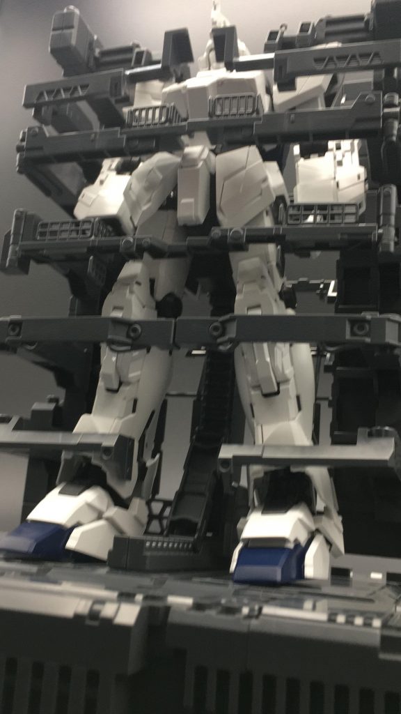 ハンガー格納の状態は、煽りで撮るとイイですね。