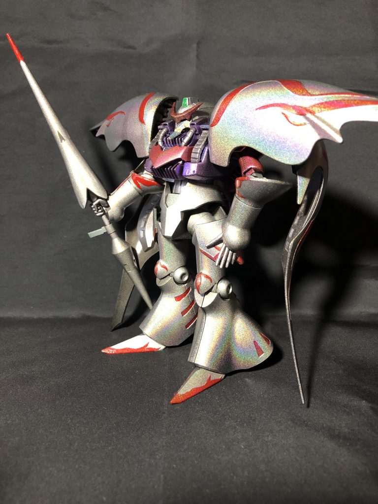 いかにプリズム反射が見せられるか、撮影も大変でした。