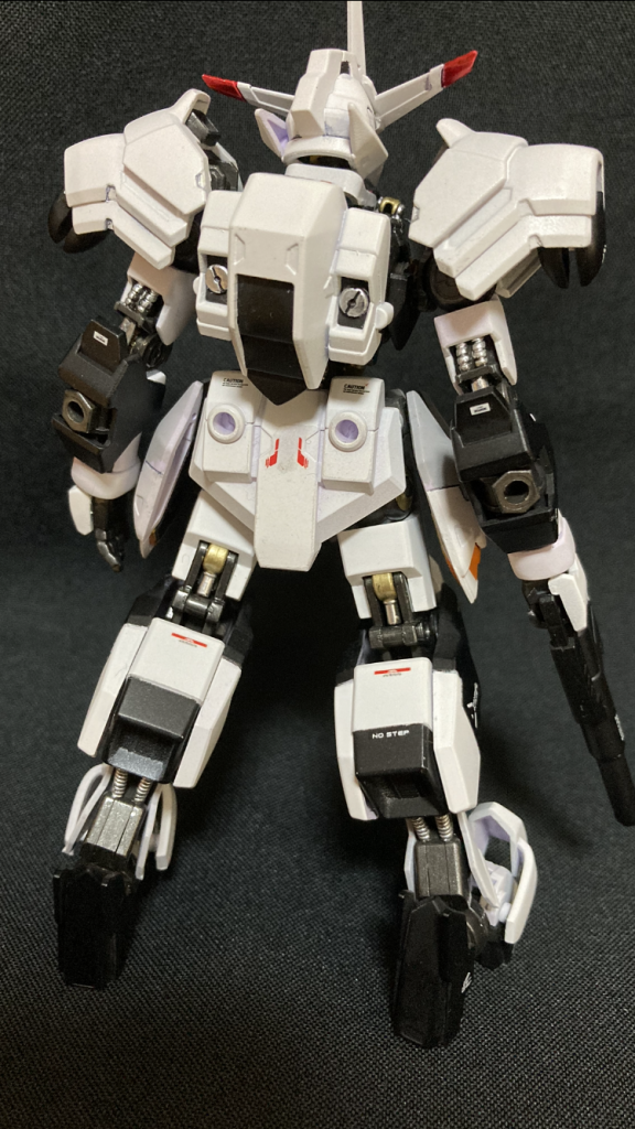 手持ちのデカールが少なくなってきてワンパターンになってしまったのが反省点ですかね。