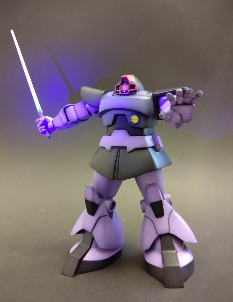 ハンドパーツは80'Sパワーハンドを使用。個人的に旧キットにはこれ1択です(種類が少ないのが難点)。サーベル持ち手が無いので、バズーカ持ち手を交換して切り取ったキットのパーツを加工して使用。ハンドパーツ自作できるようになりたい(´Д` )