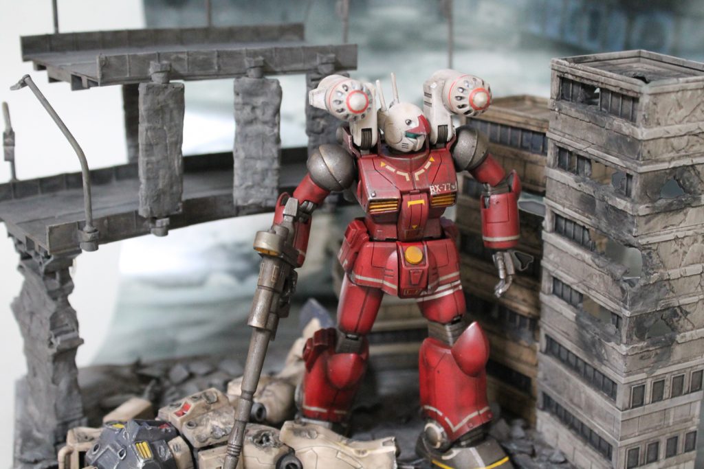 その瞬間であった。ﾁｬﾗﾗﾝ♪　敵機接近を知らせるけたたましい音の警告音がコクピットに鳴り響く！カイ『ん？』