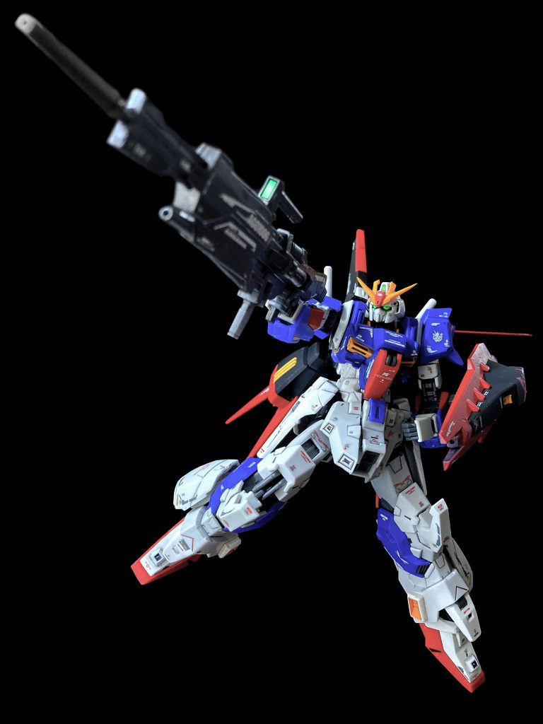 ライフルはゼータのものをベースにしながらフェニーチェのバスターライフルをミキシングしました。