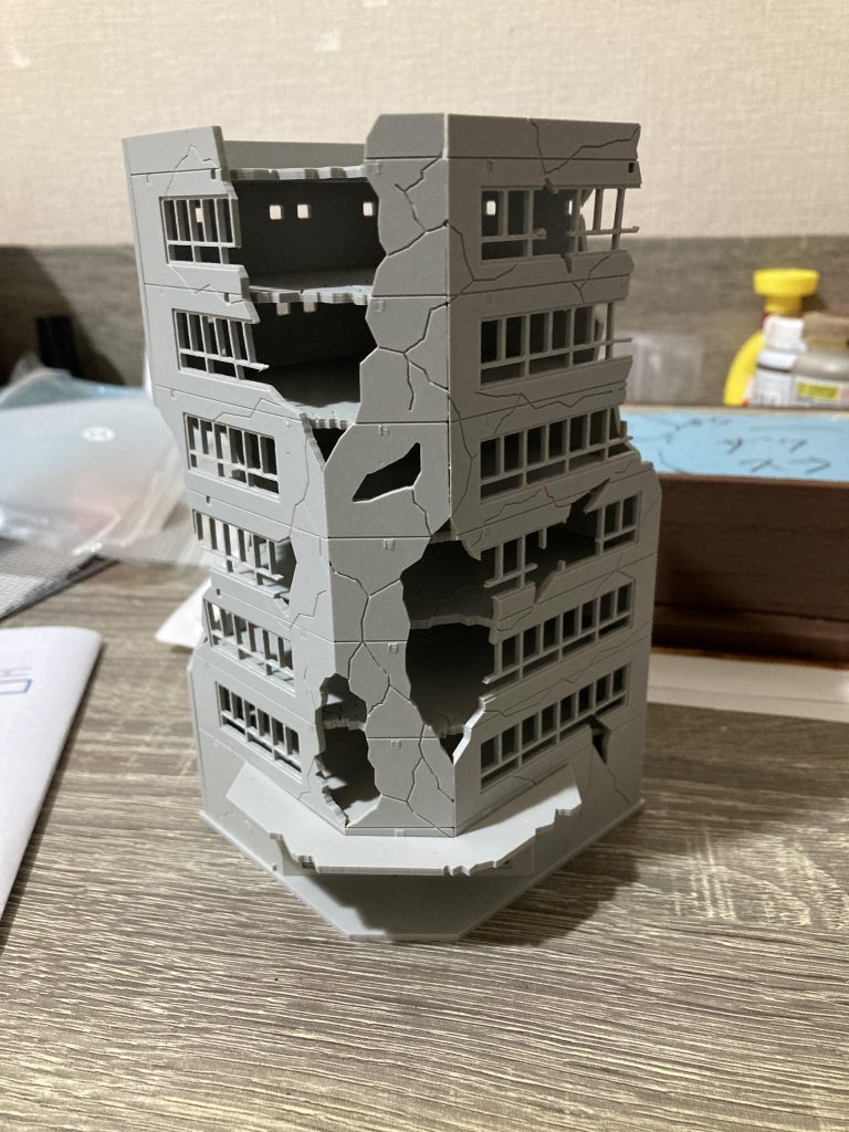 スナイパー情景にはビルが定番だと思い、購入しました。