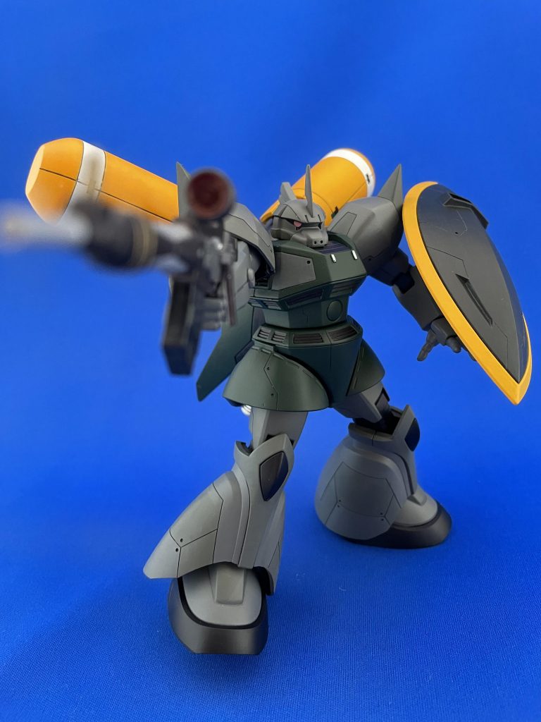 プロペラントタンクで伸びた航続距離とテイルスラスターによる機動力を活用して長距離遊撃戦をこなす想定です。ゲルググの高性能機感はロマンですよね!