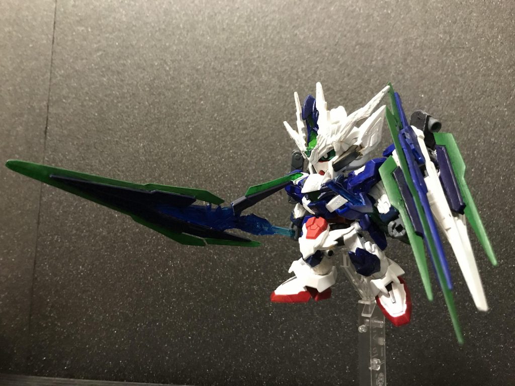 ということで!実は隠してました!隠すな!これでバックパックにある三角太陽炉の謎この機体はフルセイバーを元にしてます!