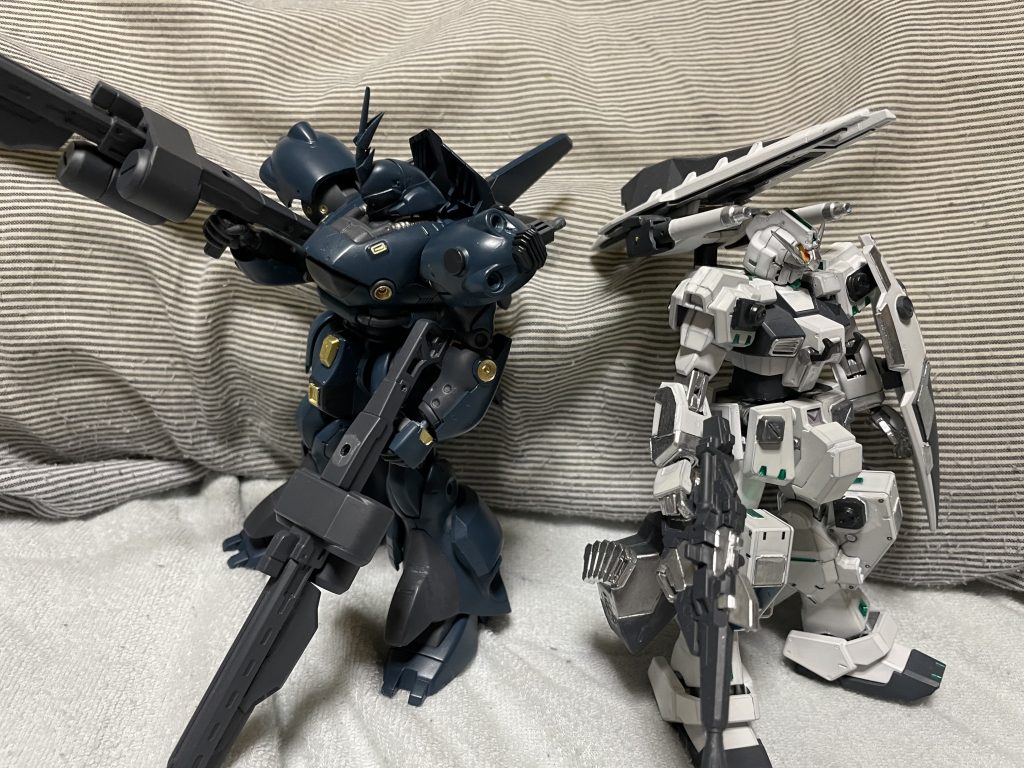 武装はビームマグナム、メガ粒子砲、 ビームサーベル、シールド、ビームマグナム:UC94年にテストとして装備 絶大な威力を誇るがテスト中の為腕部が破損するほどの威力ではない。メガ粒子砲:バックパックに搭載されたビーム砲。ZZのダブルビームライフルと同等の威力を誇る。ビームサーベル:AEが接収したドーベンウルフのビームサーベルを使用シールド:本機は2枚搭載しているが1枚は機体のメインスラスターとジェネレーターを搭載した特殊兵装もう1枚はUC84年に使用されていた連邦標準のシールドにガンダリウム合金と エマルジョン塗装を施している。