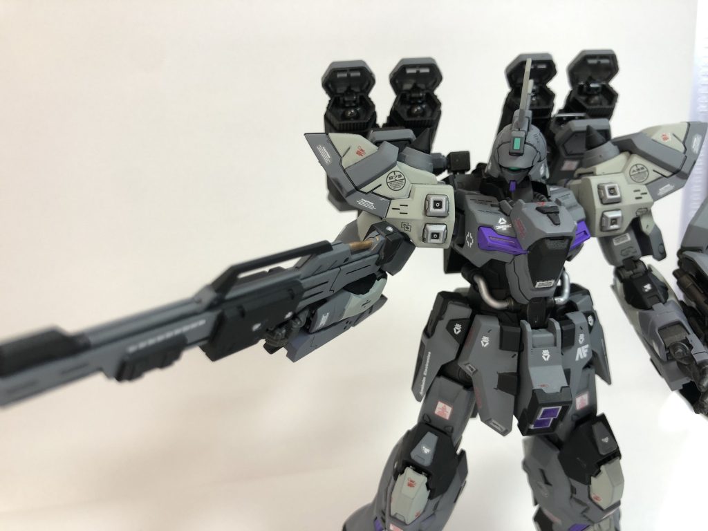 付属のビームライフルかっこいいです。