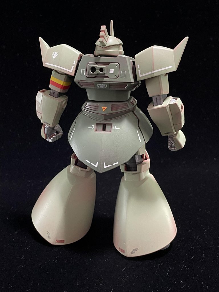 旧キットのリアルタイプカラーゲルググからデカールを一部引用しました。