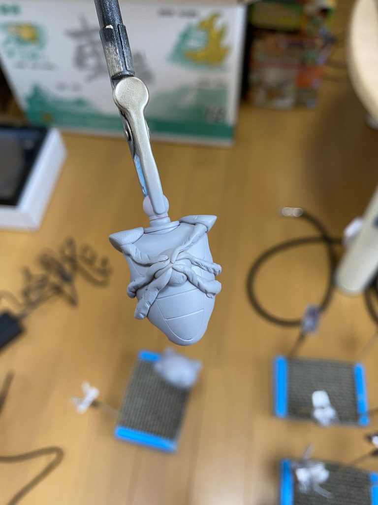 コアとあばら骨は🦴パテを盛って作りました♪ほっぺもパテです♪