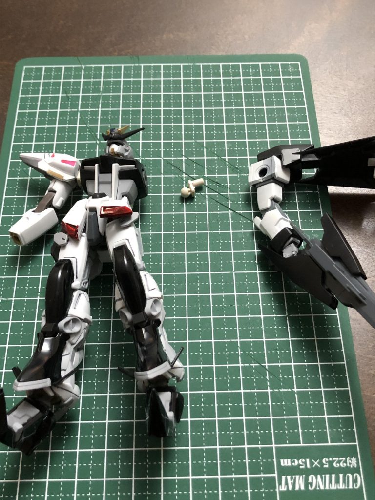 ゲイジングハウンドを自分なりに改造したかったので作りました、ゲイジングハウンドはピン接続の為、接続出来る種類が限られるのですがストライクにフェニーチェの肩関節を使う事でほとんどの機体に対応しています