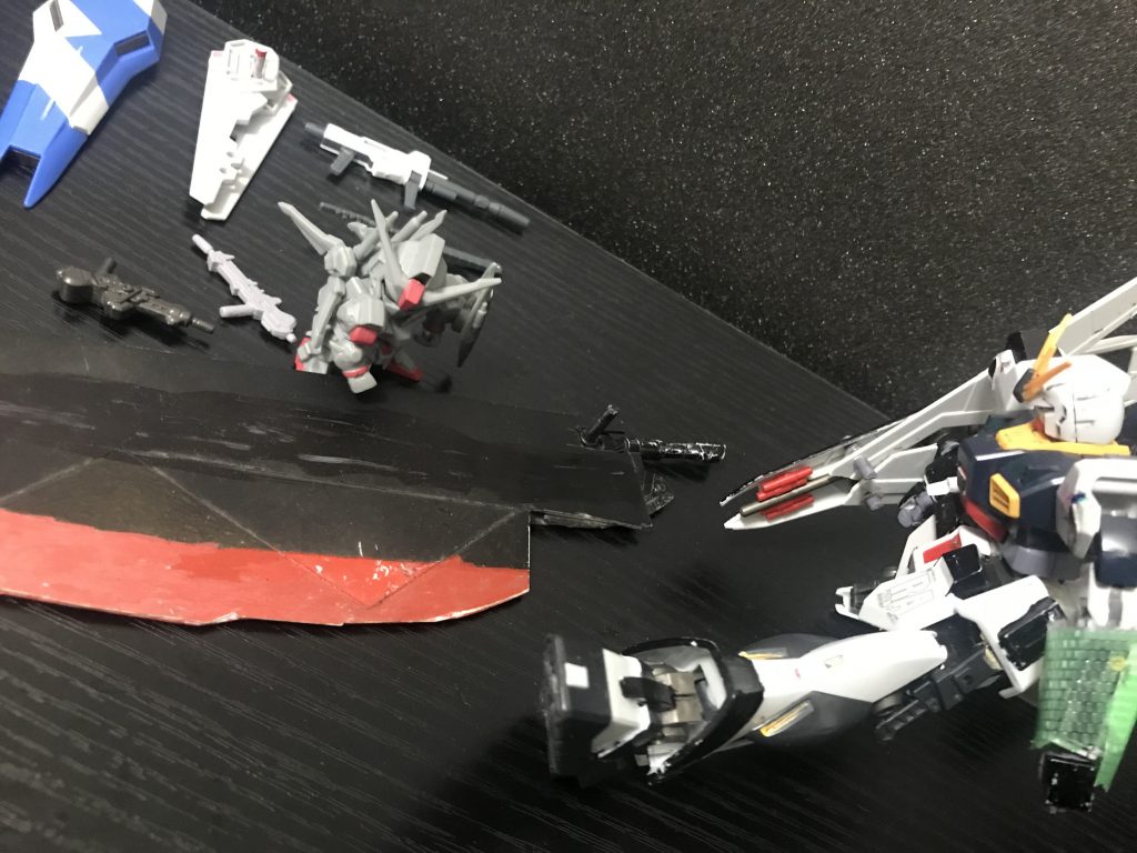 νsガンダム「どうぞ」マークスリー「ありがとう!お礼に私がオーダーメイドの武装を作ってあげるよ!」マークスリー「あなたも疲れたでしょ?作ってる間しばらく寝ときなさい!」