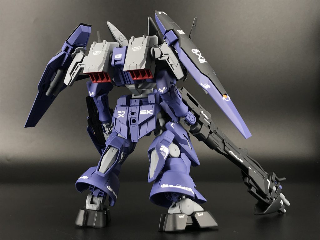 後ろから。ストライカージンクスのバックパックにジンクスⅣのシールドを取り付けています