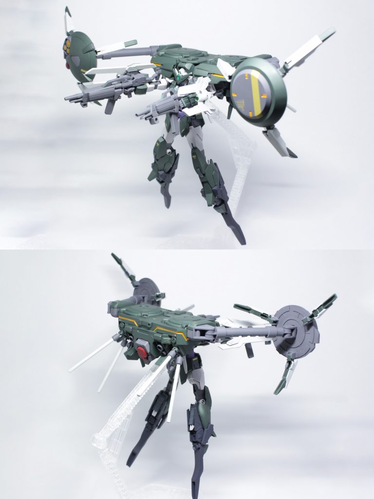 バックパックをせり上げてレドームを展開、索敵モードに。EWACタイプのネロやジェガンを彷彿とさせる特徴的なフォルムになる。バックパックユニットはRGエヴァ初号機に付属する輸送台をぶった切ったものをベースに製作しました。