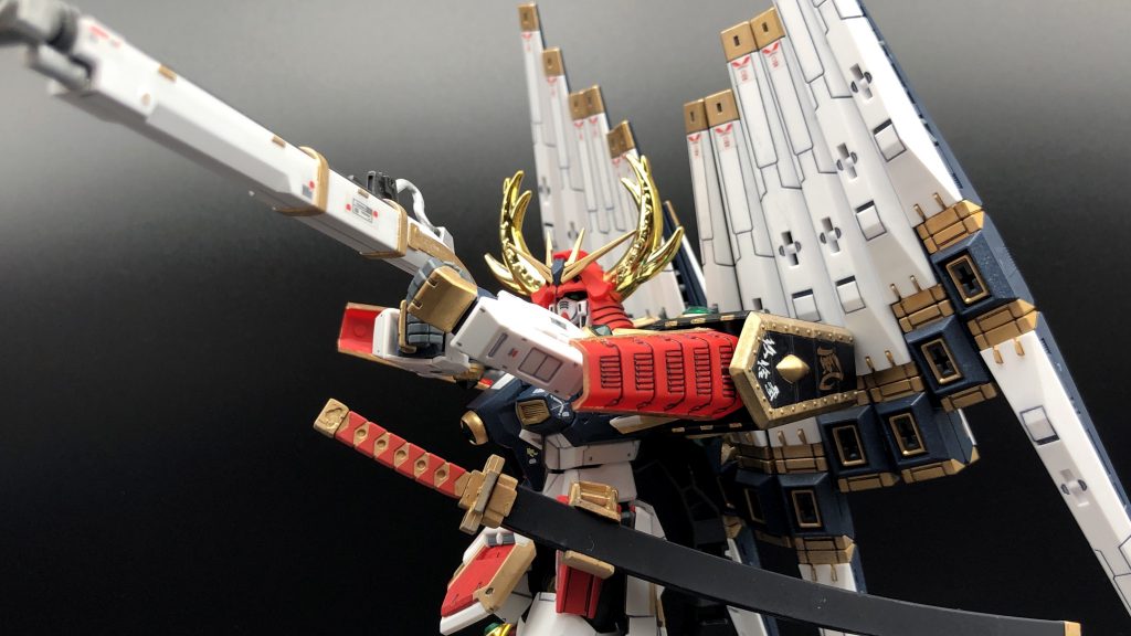 射撃ポーズ色に悩みましたがνガンダムのビームライフルカラーにしました割と気に入ってます