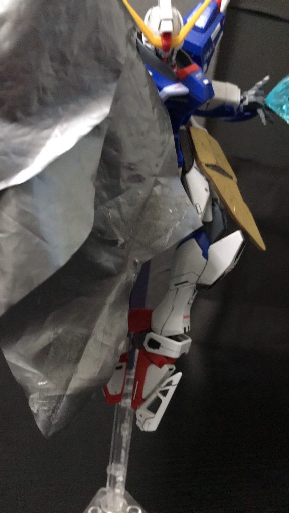 ダブルオーの方はポーズで圧倒、こちらは雰囲気で圧倒します