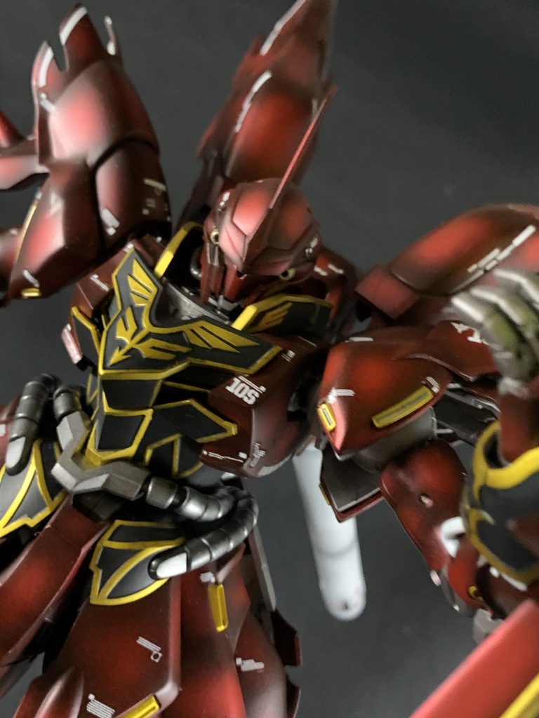 写真では分かりませんがモノアイを手芸用のビーズに置き換えてます。