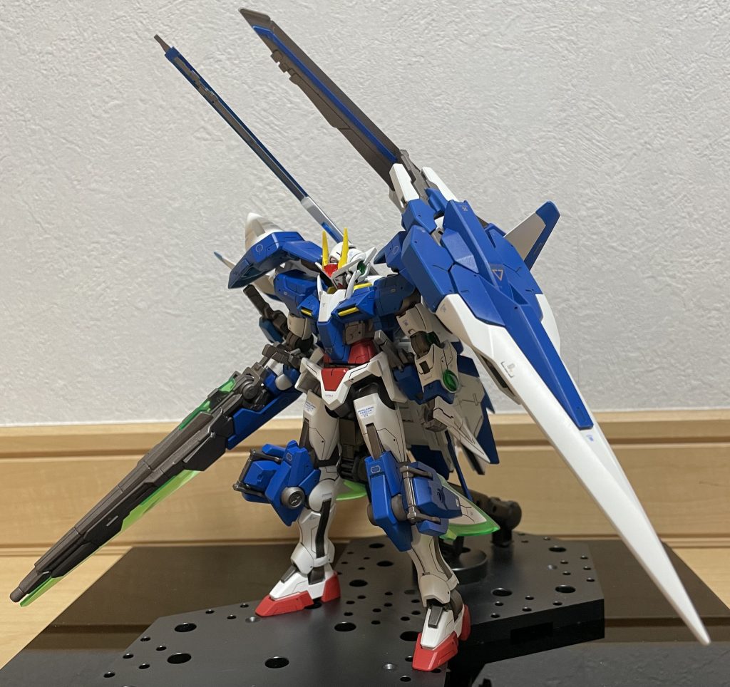 最後に00ザンライザー＋セブンソード/G塗装剥げが怖くてポージングつけられない...