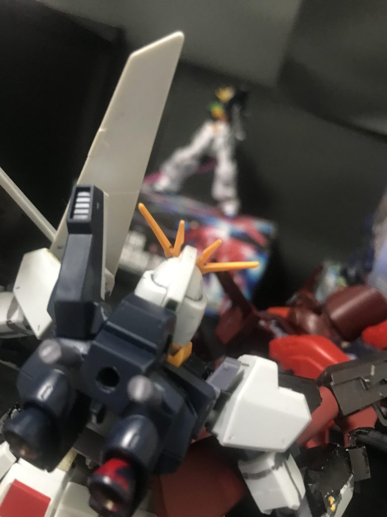 ディジェ「もう一機！？」サバーニァー「見たことあるような？」νsガンダム「カタリィー！」サバーニァー「ごめん多分違ったわ」名前が違うもん